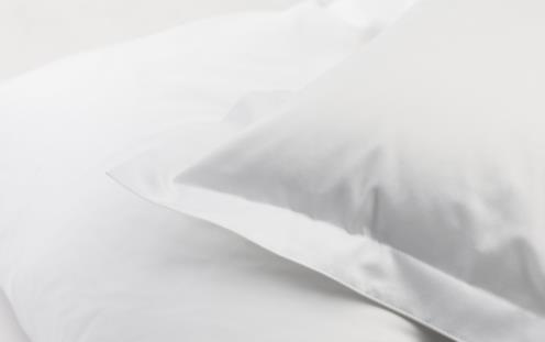 Σετ λευκών ειδών DUX από σατέν λευκό απλό